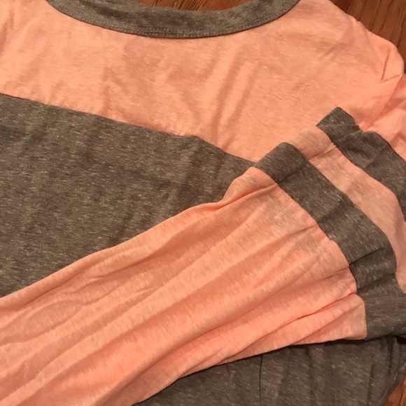Heather grey and blush 3/4 length top. - Picture 3 of 3